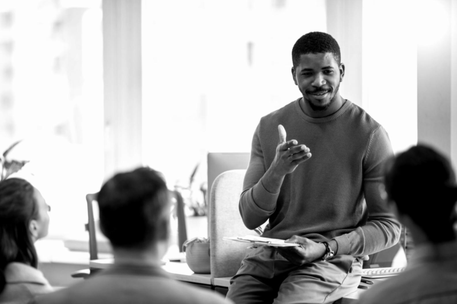 Environnement d'apprentissage collaboratif avec espaces de travail modernes